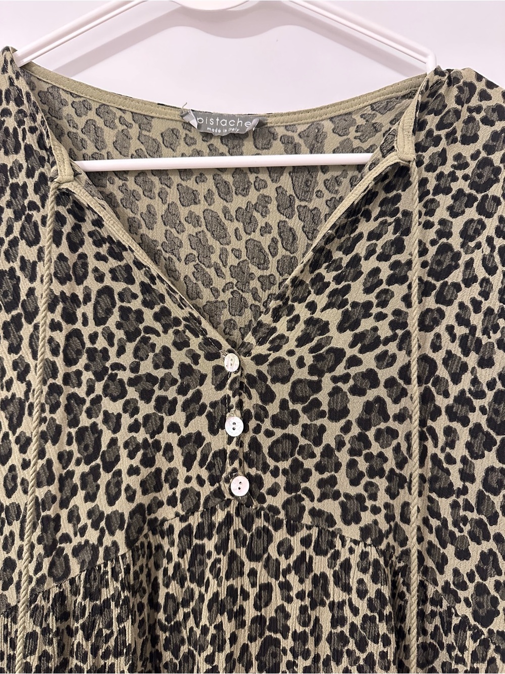 Pistache Green Leopard Print V-neck Flowy Dress Size Large Women’s - Picture 4 of 15